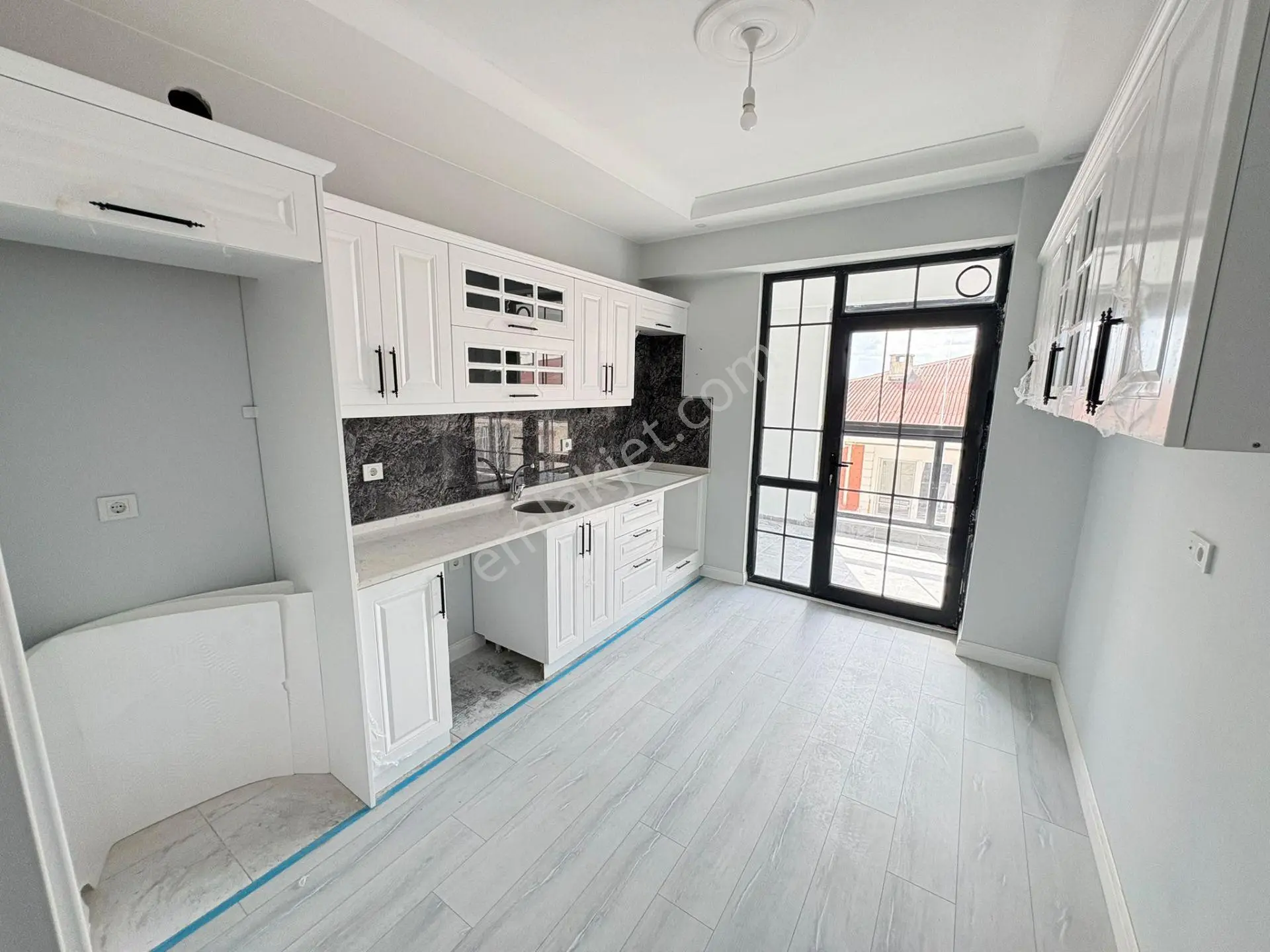 Arslanbeyden Lenova Residances Sıfır 2+1 110M2 3.Kat Satılık!!!!!