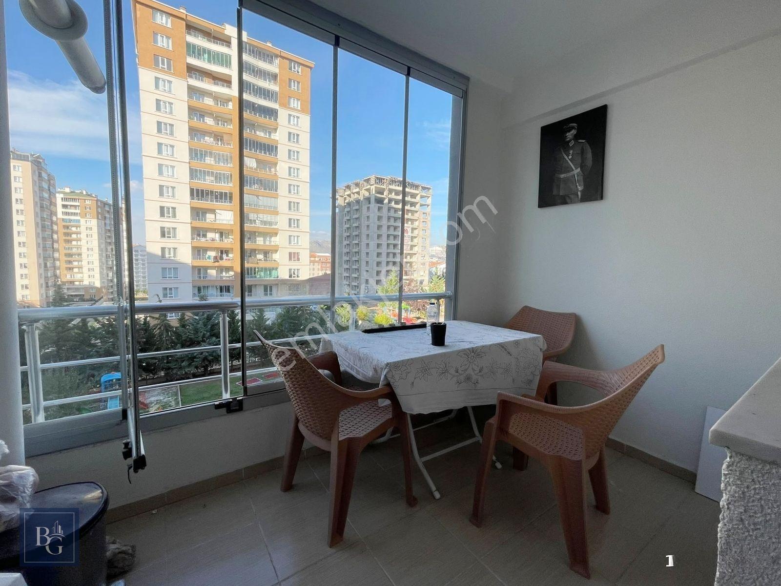 Kupon! Sultan Fatih Cad. Dibi Ara Katta Sitede Yapılı 150m² 3+1! — fotoğraf 4
