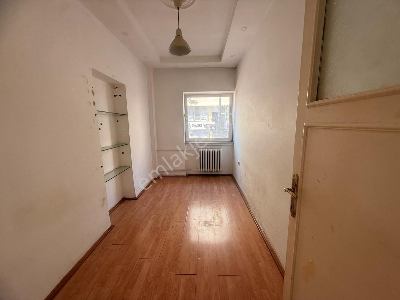 Tunalı Hilmi Caddesinde Ön Cephe 2+1 Oto Parklı Giriş Kat — fotoğraf 3