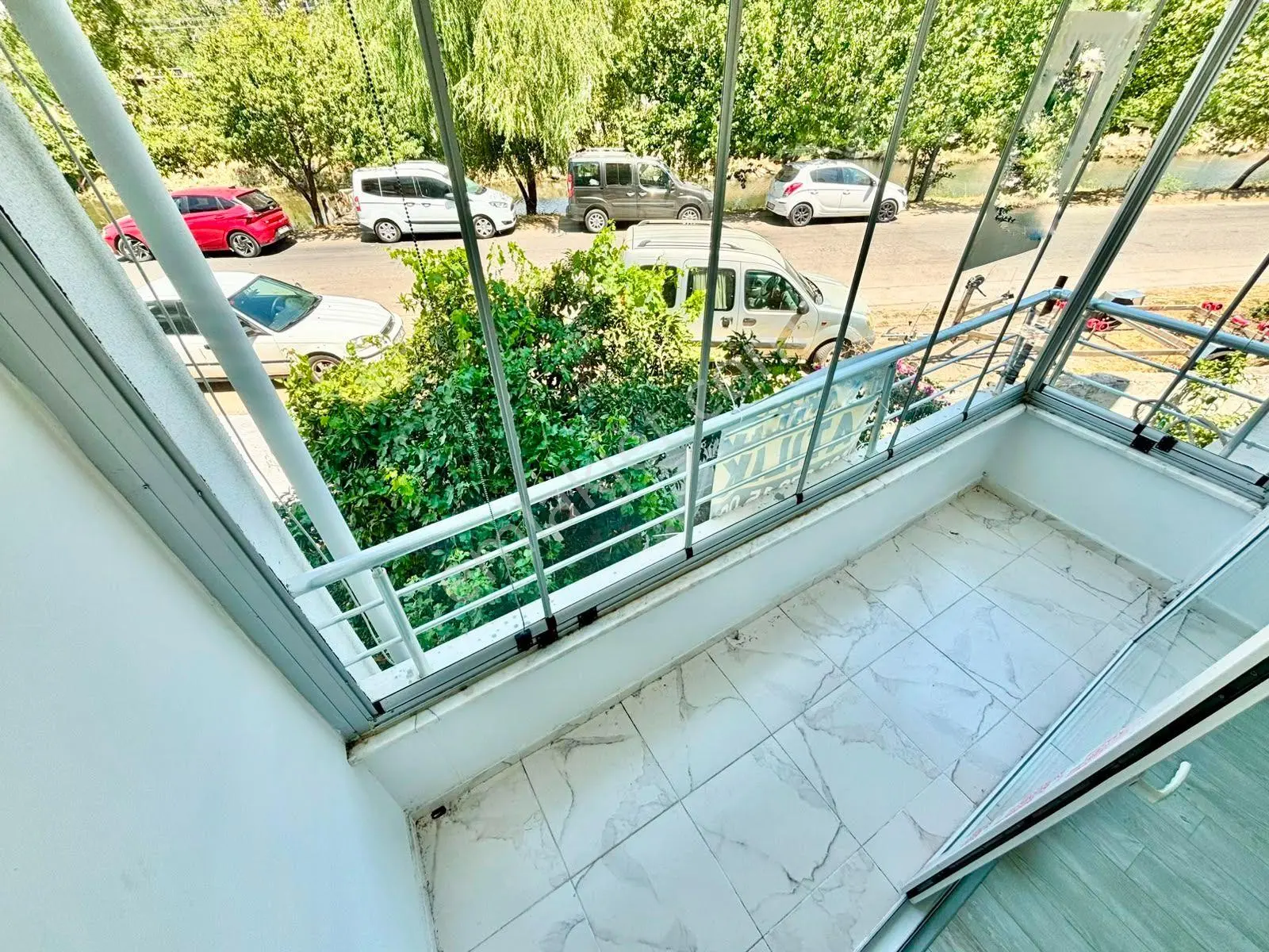 ꧁ay Emlaktan꧂akçayda Muhteşem Çay Manzaralı Denize 500 Mt Ön Cephe Satılık 2+1 İçi Yapılı Daire — fotoğraf 17