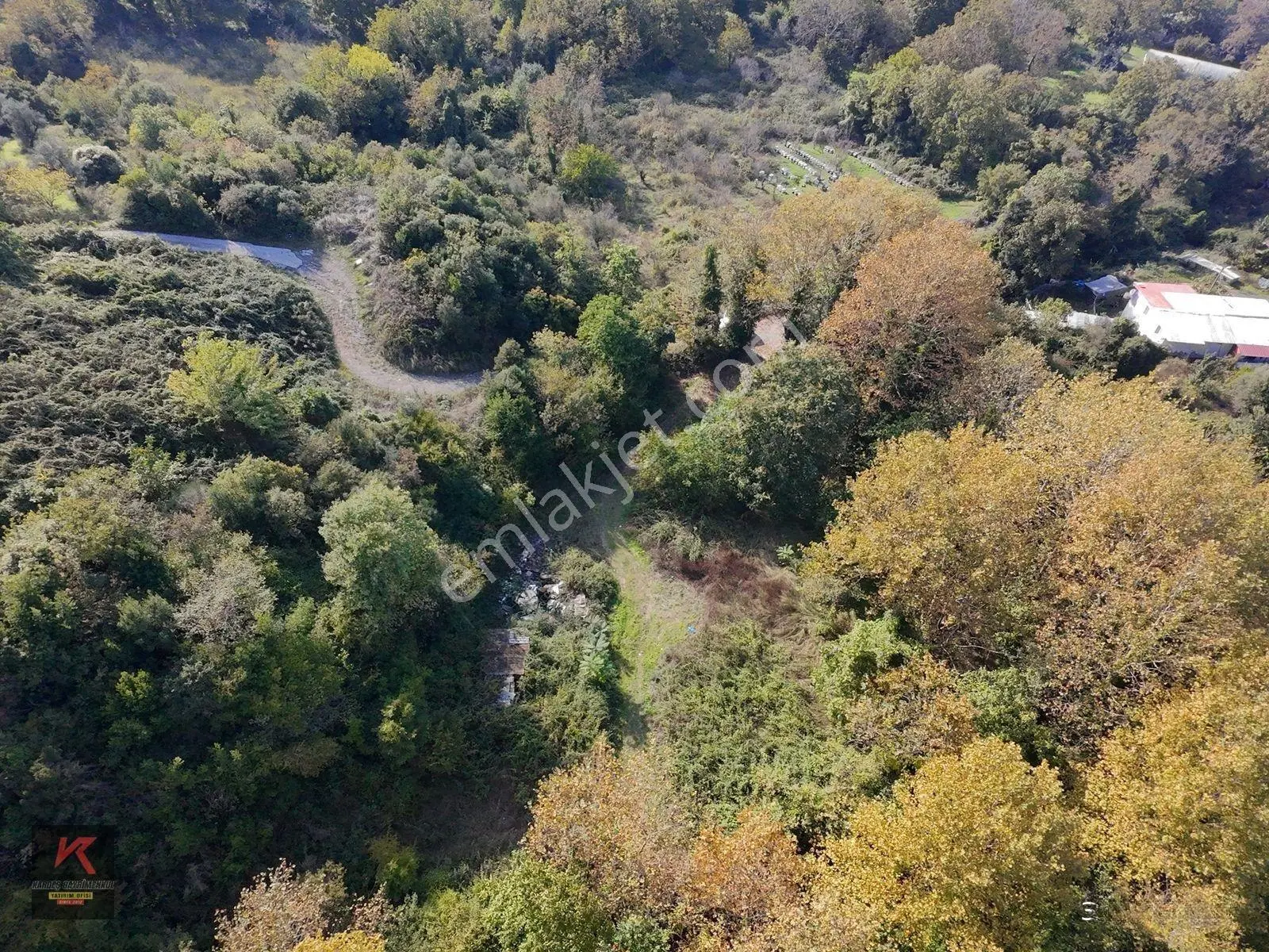 Kardeşten Tepeköyde 1.953m² Yola Cepheli, Doğayla İç İçe Tarla — fotoğraf 17