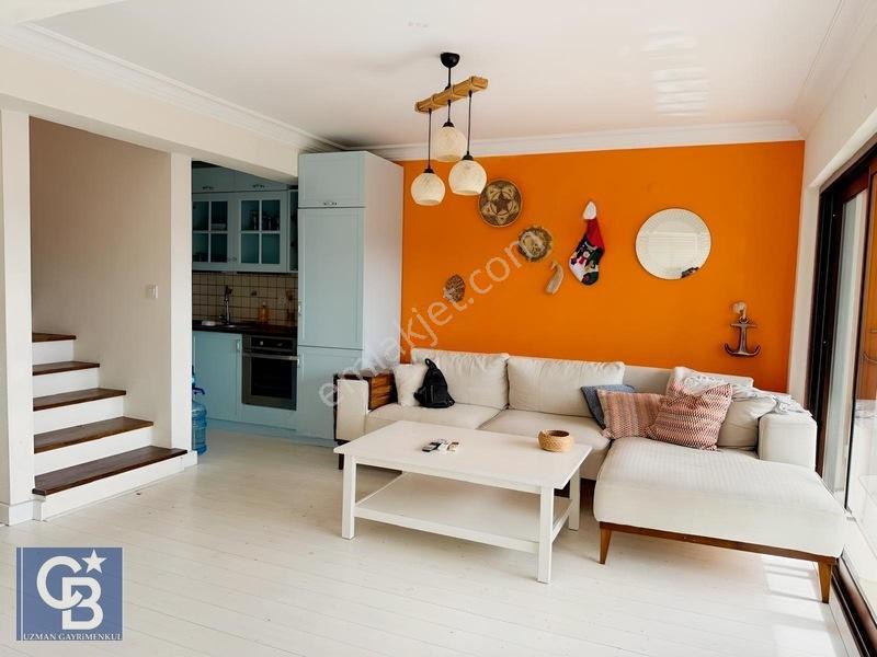 Cb' Den Akyaka' Da Deniz Manzaralı Tripleks Havuzlu Villa — fotoğraf 2