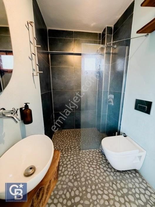 Cb' Den Akyaka' Da Deniz Manzaralı Tripleks Havuzlu Villa — fotoğraf 20