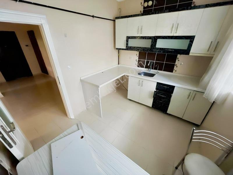 Derman'dan*3+1*110m2*asansörlü*ihya Külliyesi Yanı*balkonlu* — fotoğraf 3