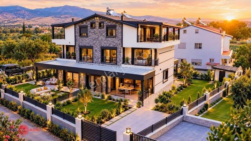 Dikili'Nin En Güzel Evi 5+1 Triplex Premium Villa