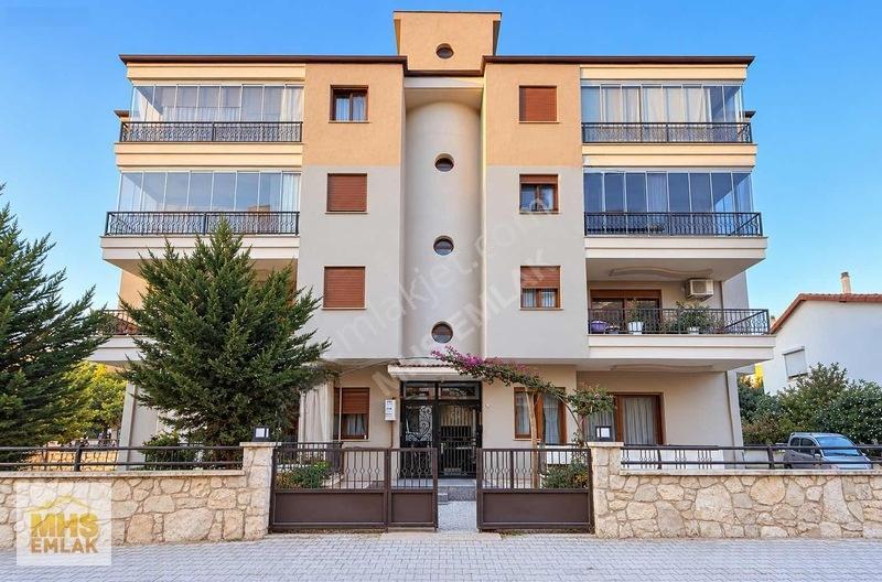 Otoparklı Geniş Ve Ayrı Mutfaklı Çok Kullanışlı Önü Kapanmaz 3+1