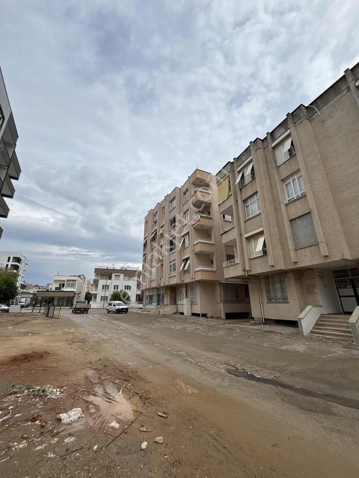 Kozan Gayrimenkul'den Şehir Merkezinde Yapılı 3+1 Daire — fotoğraf 3