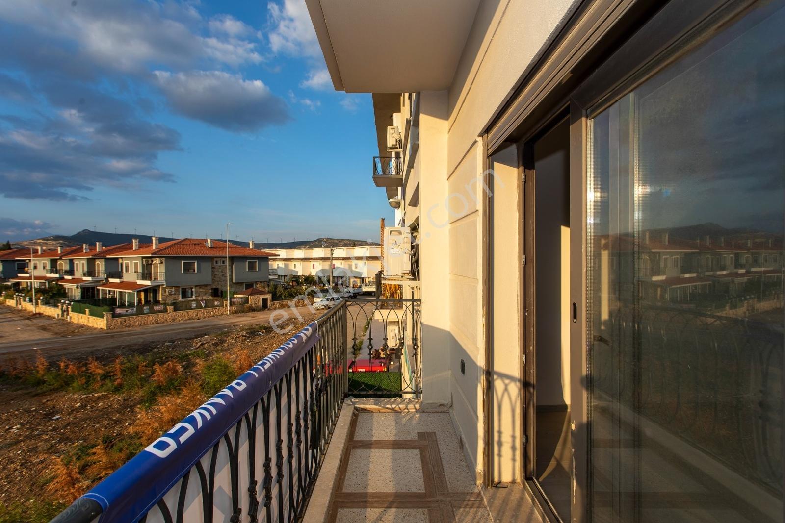 Foça Bağarası Hacıveli Mah. Merkezi Konumda Satılık 2+1 Daire — fotoğraf 24