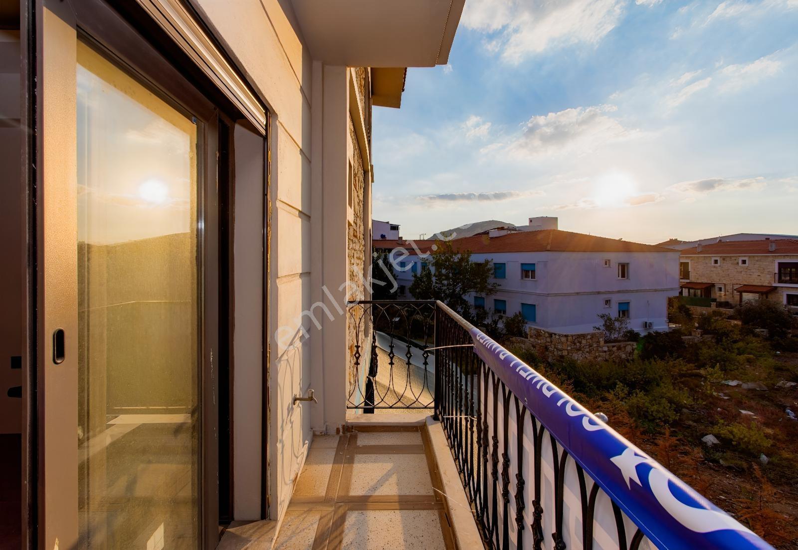 Foça Bağarası Hacıveli Mah. Merkezi Konumda Satılık 2+1 Daire — fotoğraf 25