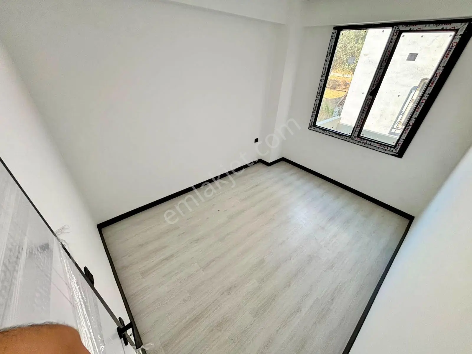 ꧁ay Emlaktan꧂edremit Kadıköyde Muhteşem Konumlu Ön Cephe Yerden Isıtmalı Satılık 1+1 Lüx Daire — fotoğraf 20