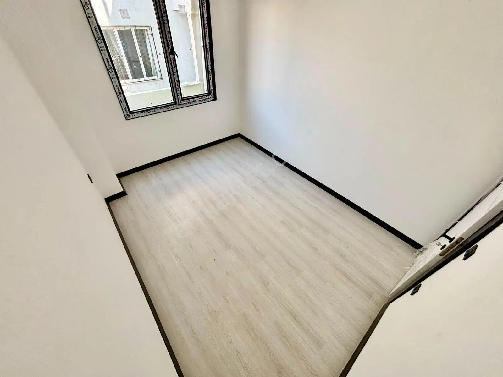 ꧁ay Emlaktan꧂edremit Kadıköyde Muhteşem Konumlu Ön Cephe Yerden Isıtmalı Satılık 1+1 Lüx Daire — fotoğraf 21