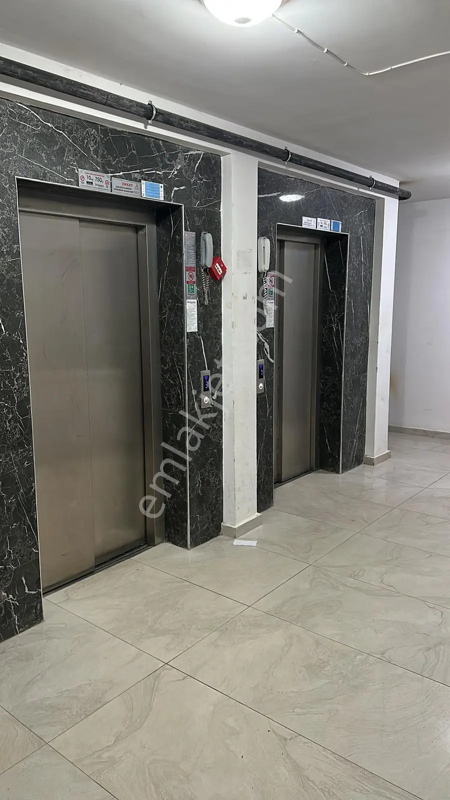 Detay'dan Rize Pazar'da Mavi Beyaz Sitesinde 3+1 Satılık Daire — fotoğraf 14