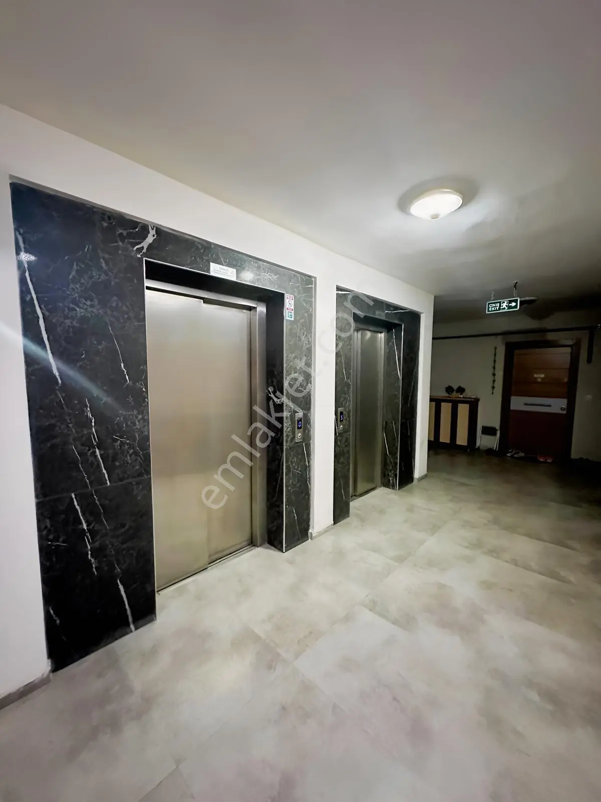 Detay'dan Rize Pazar'da Mavi Beyaz Sitesinde 3+1 Satılık Daire — fotoğraf 31