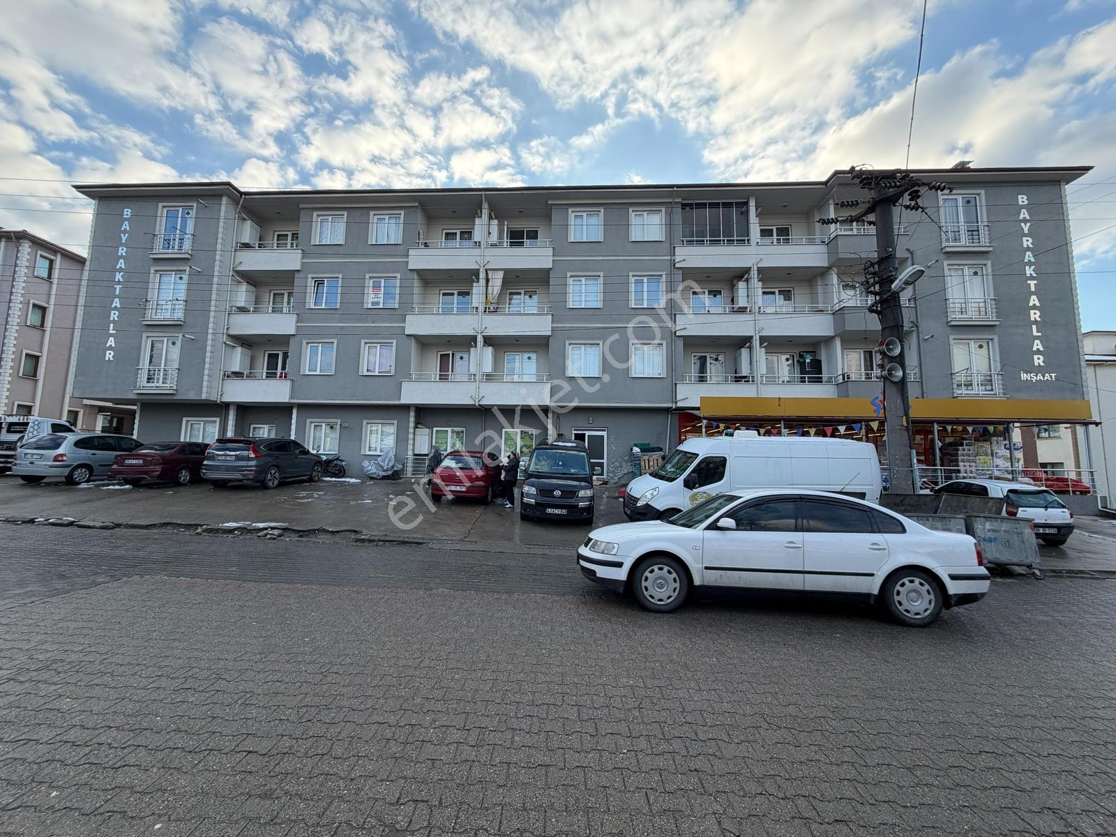1+1 50 M2 Ara Kat Ön Cephe Kiracılı Eşyalı Satılık Daire — fotoğraf 2