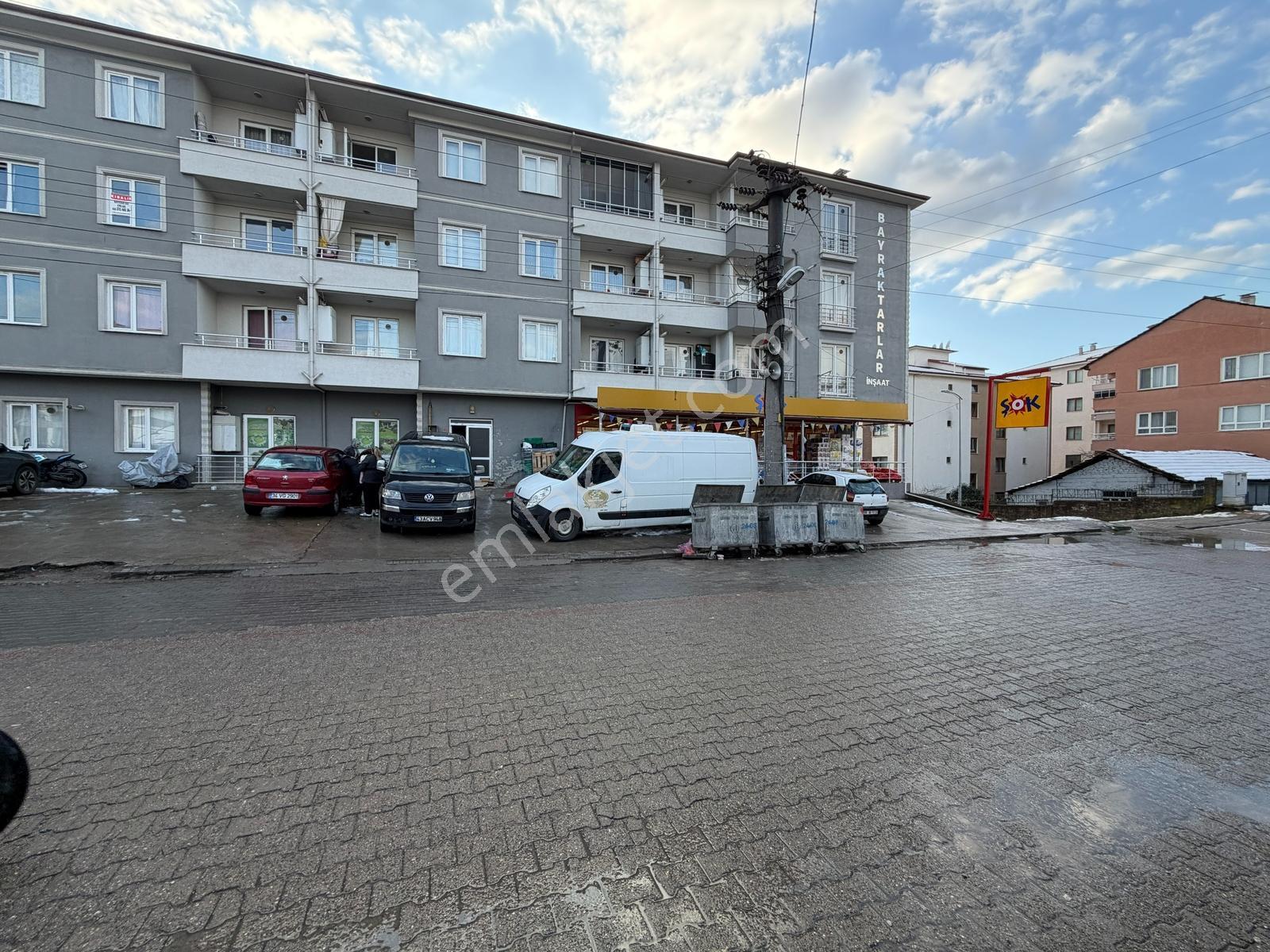 1+1 50 M2 Ara Kat Ön Cephe Kiracılı Eşyalı Satılık Daire — fotoğraf 4