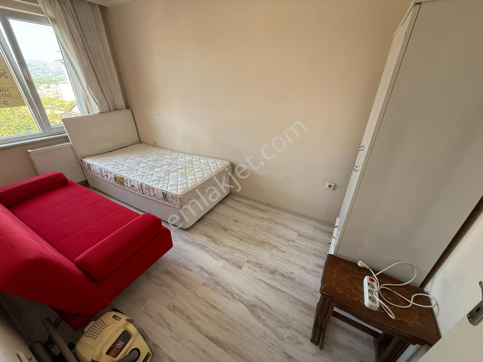 1+1 50 M2 Ara Kat Ön Cephe Kiracılı Eşyalı Satılık Daire — fotoğraf 9