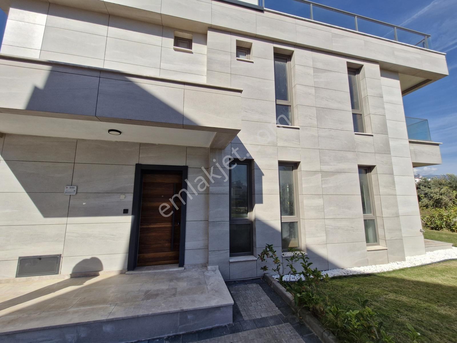 Eu Gayrimenkul'den Denize Sıfır Site İçinde 4+1 Müstakil Villa — fotoğraf 5