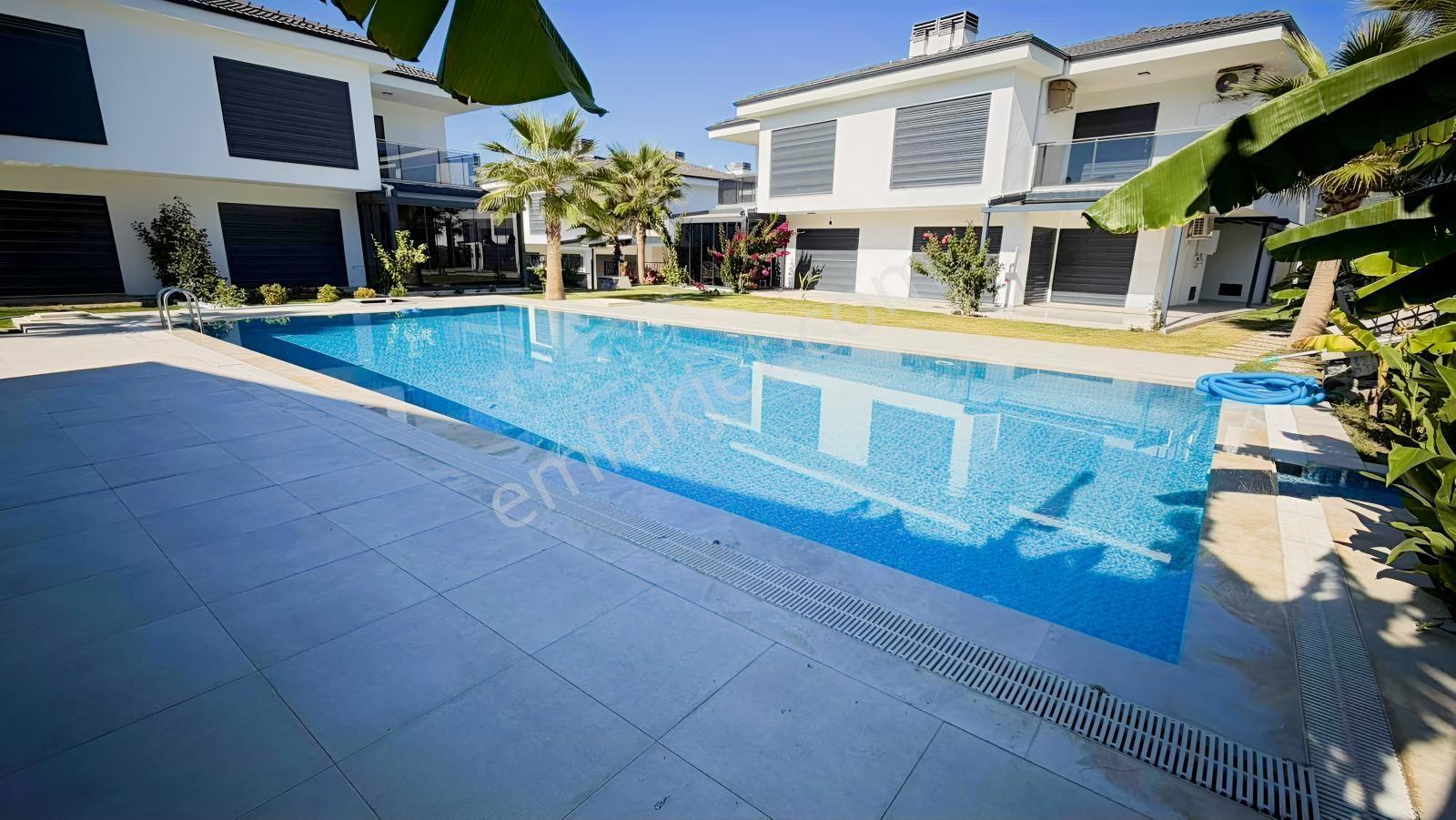 Kuşadası Soğucakta Geniş Bahçeli Full Eşyalı Satılık Villa — fotoğraf 7