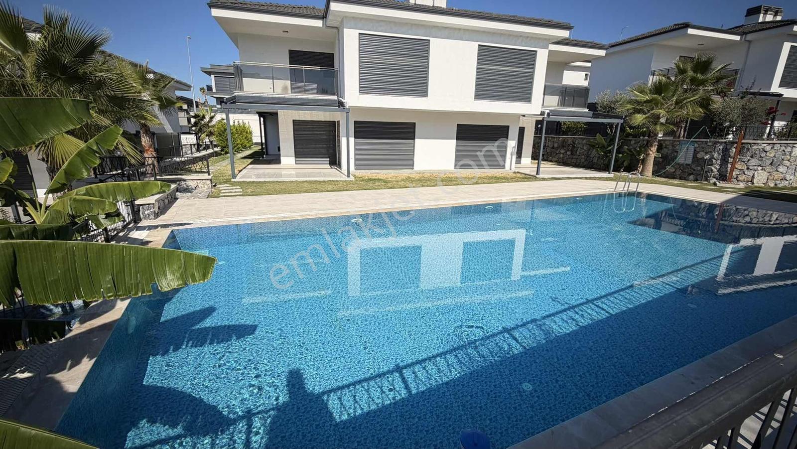 Kuşadası Soğucakta Geniş Bahçeli Full Eşyalı Satılık Villa — fotoğraf 8