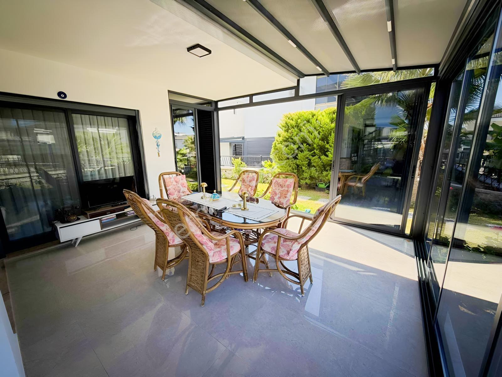 Kuşadası Soğucakta Geniş Bahçeli Full Eşyalı Satılık Villa — fotoğraf 10