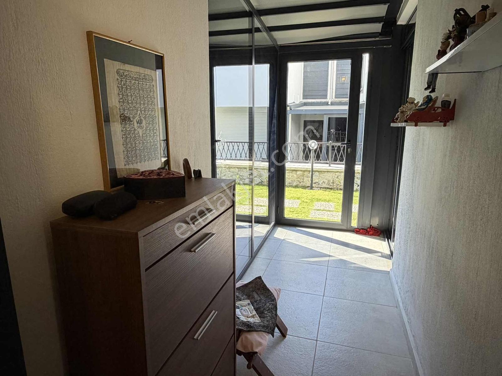 Kuşadası Soğucakta Geniş Bahçeli Full Eşyalı Satılık Villa — fotoğraf 14