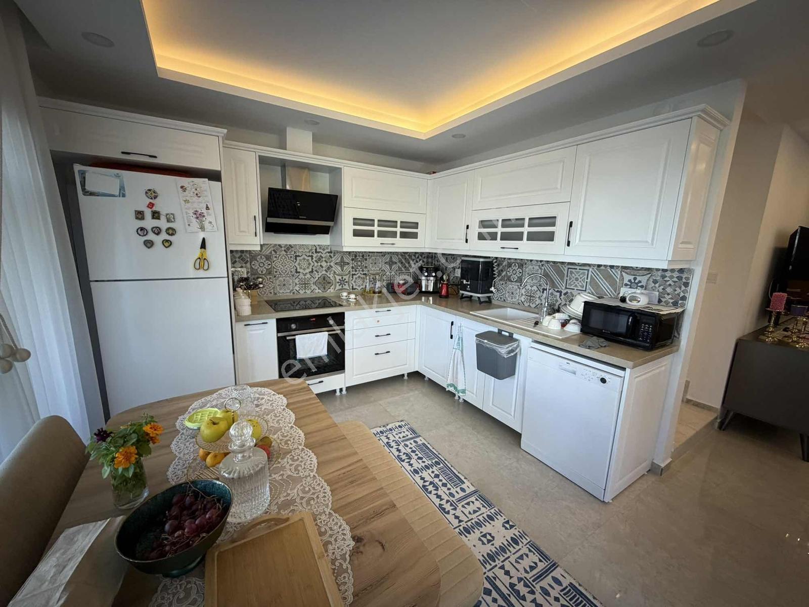 Kuşadası Soğucakta Geniş Bahçeli Full Eşyalı Satılık Villa — fotoğraf 21