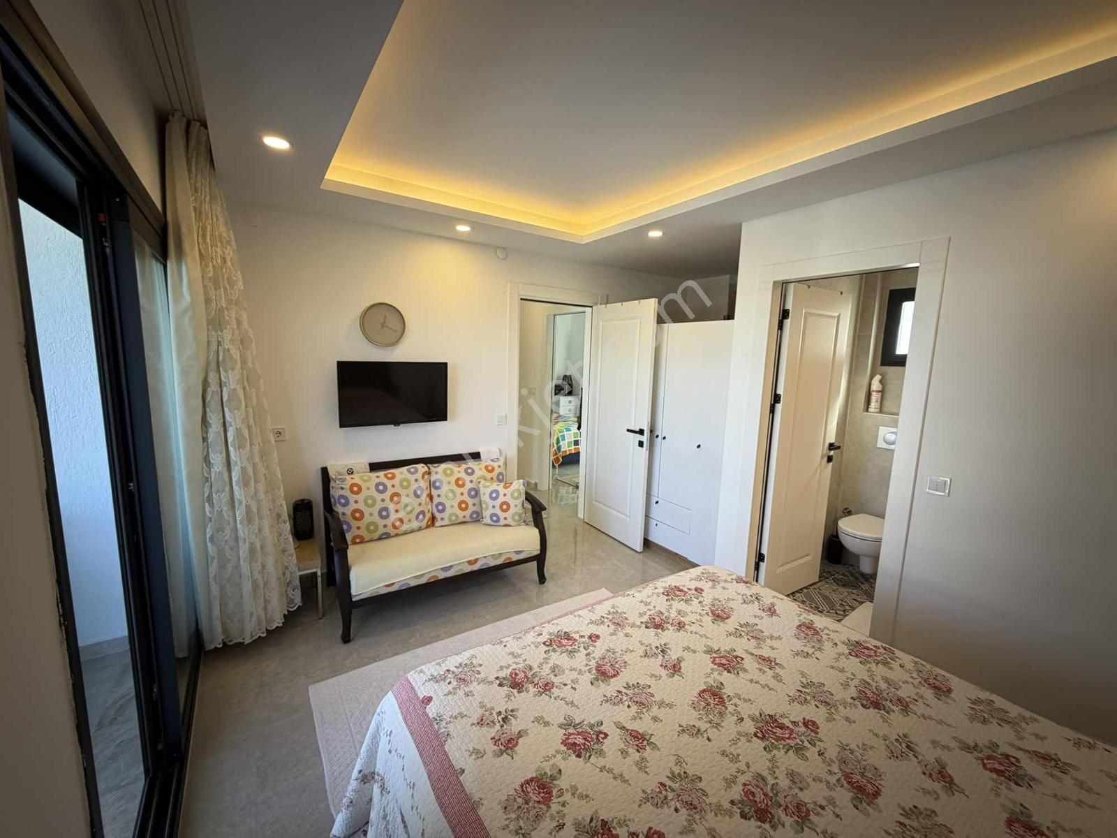 Kuşadası Soğucakta Geniş Bahçeli Full Eşyalı Satılık Villa — fotoğraf 29