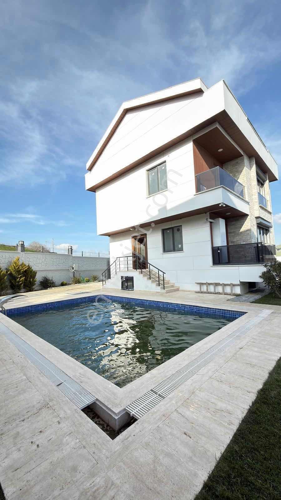 Büyükçekmece Kamilobada Sıfır Lüks Havuzlu Villa Fırsat — fotoğraf 12