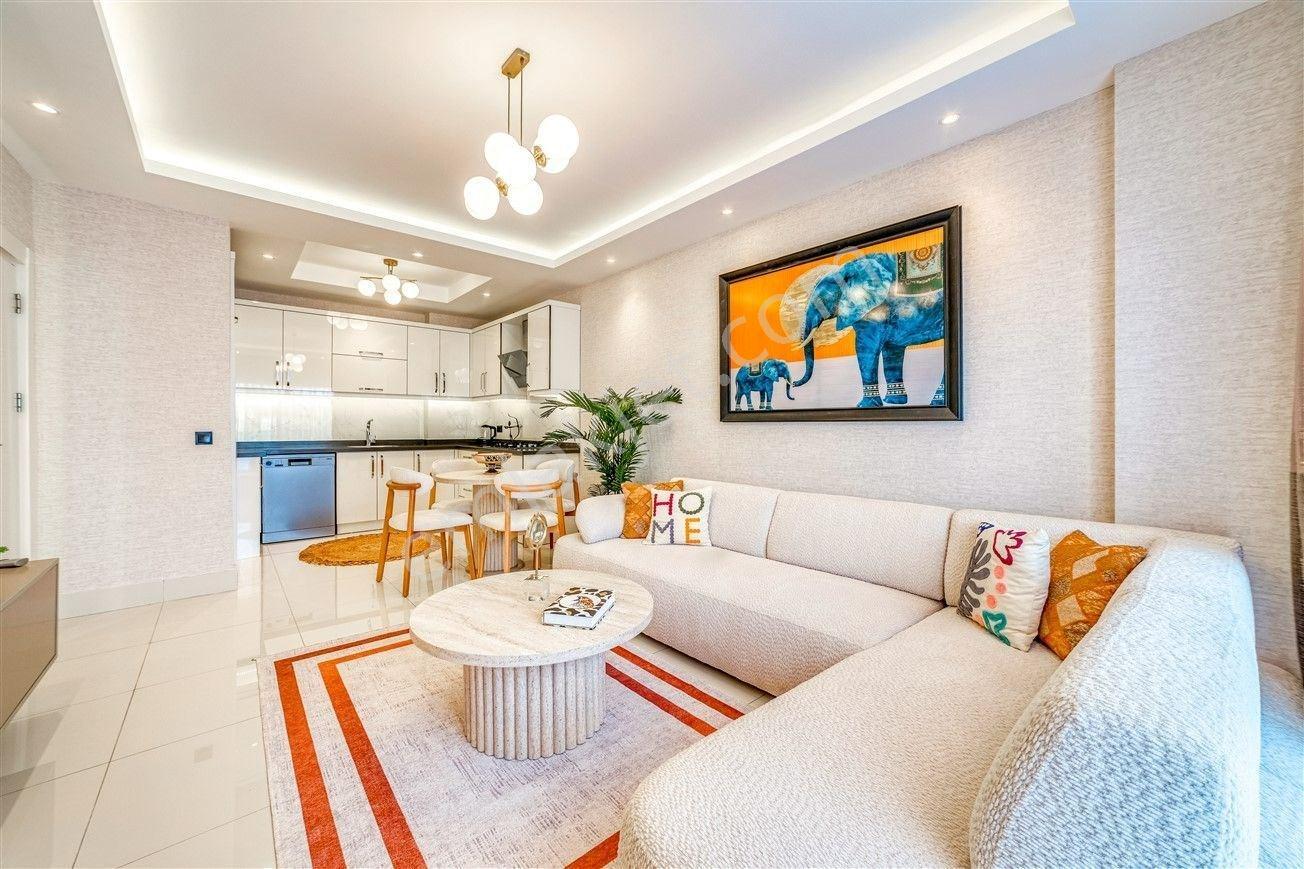 Alanya Tosmur’Da Deniz Manzaralı Ultra Lüks Eşyalı 1+1 Satılık Daire