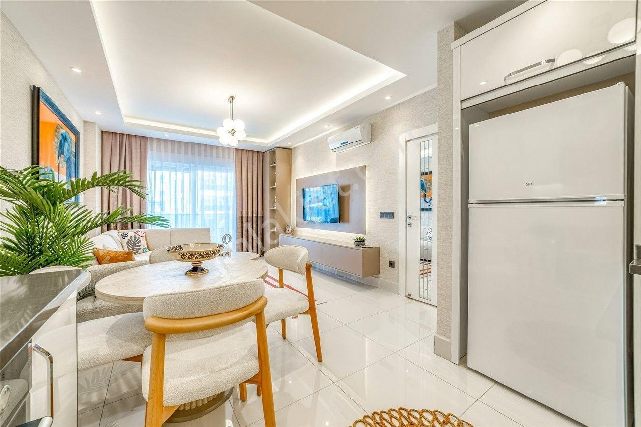 Alanya Tosmur’da Deniz Manzaralı Ultra Lüks Eşyalı 1+1 Satılık Daire — fotoğraf 2
