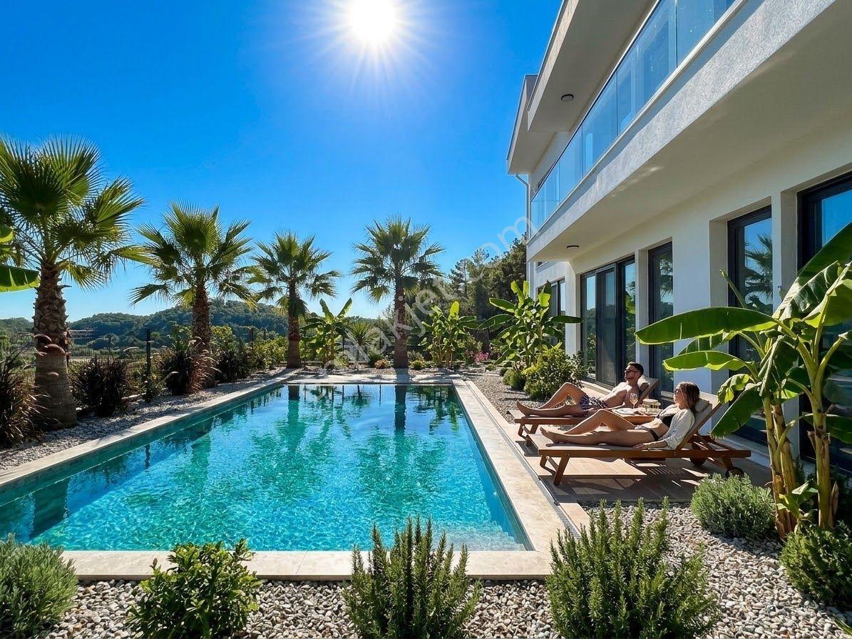 Sarıgerme Plajında Üst Segment, Ferah, Yerden Isıtmalı 4+1 Villa