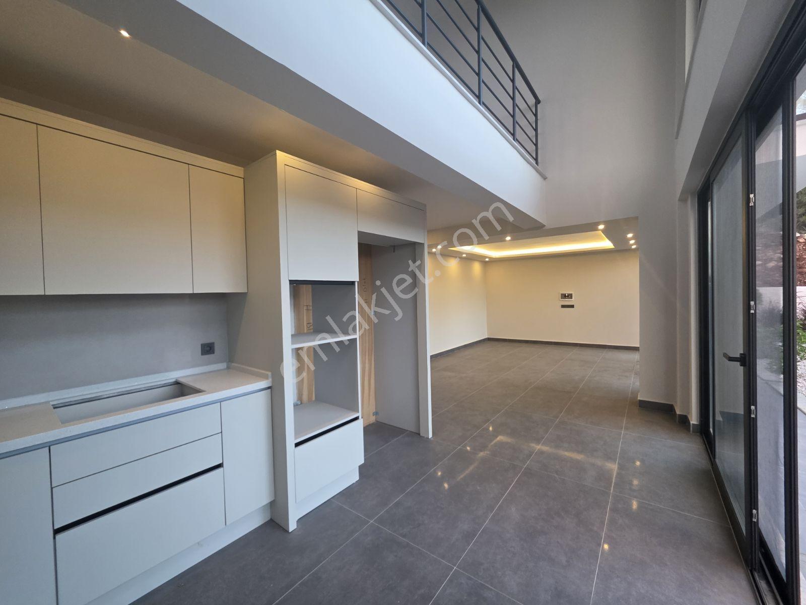 Sarıgerme Plajında Üst Segment, Ferah, Yerden Isıtmalı 4+1 Villa — fotoğraf 5