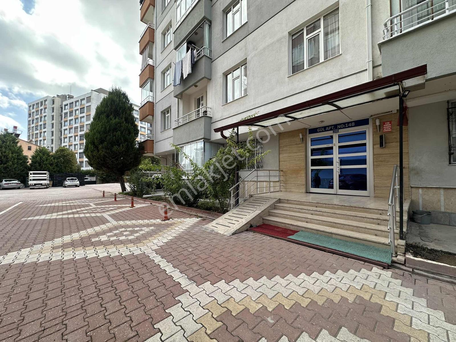 ''ahmet Özcan Ve Aymanas Caddesi Kesişimi 3+1 Daire'' — fotoğraf 2