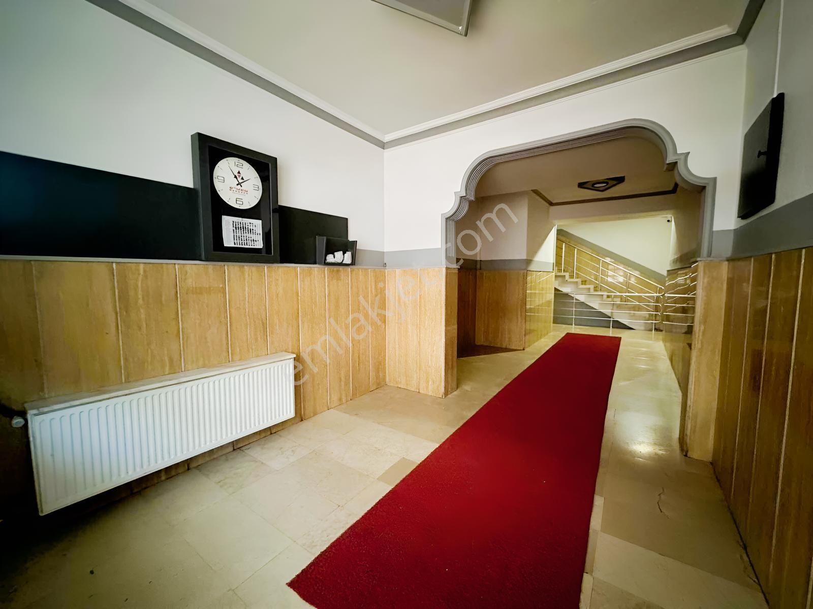 ''ahmet Özcan Ve Aymanas Caddesi Kesişimi 3+1 Daire'' — fotoğraf 3
