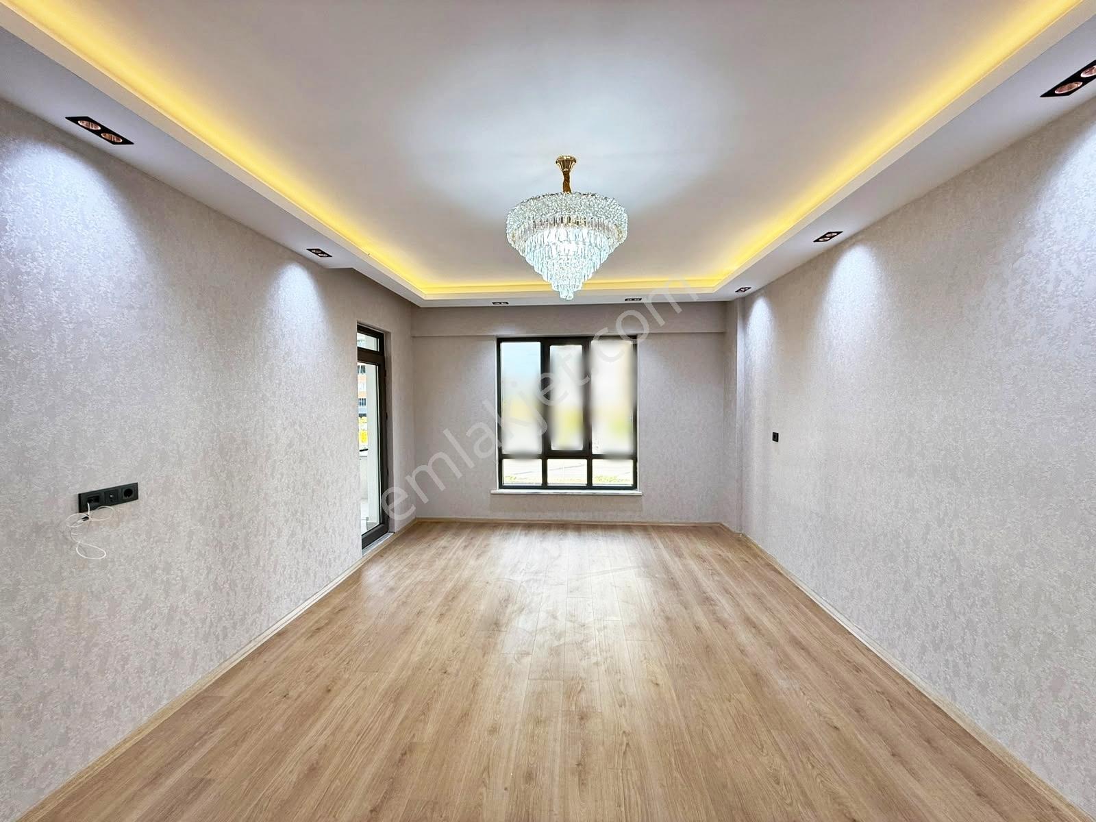 Karacaahmet2'de Cadde Üzr.kat Ve Cephe Seç.modern Tasarm Lüx 2+1 — fotoğraf 17