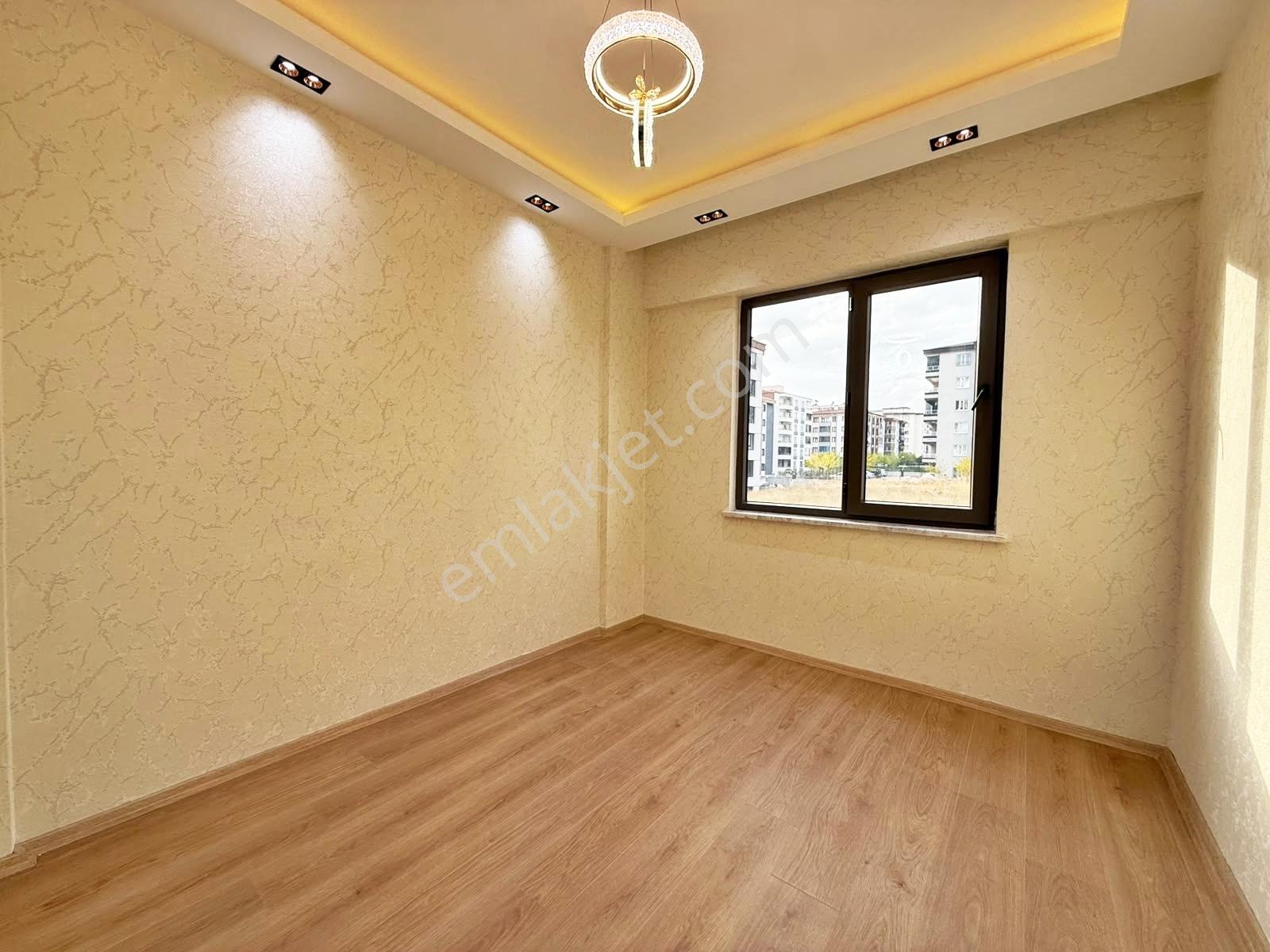 Karacaahmet2'de Cadde Üzr.kat Ve Cephe Seç.modern Tasarm Lüx 2+1 — fotoğraf 25