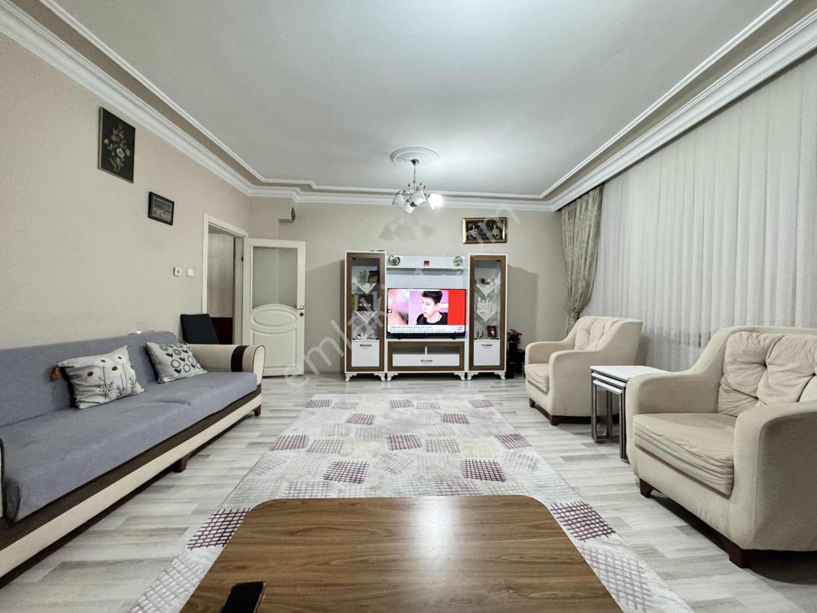 Cumhuriyet Parkına Yakın Satılık 3+1 Daire