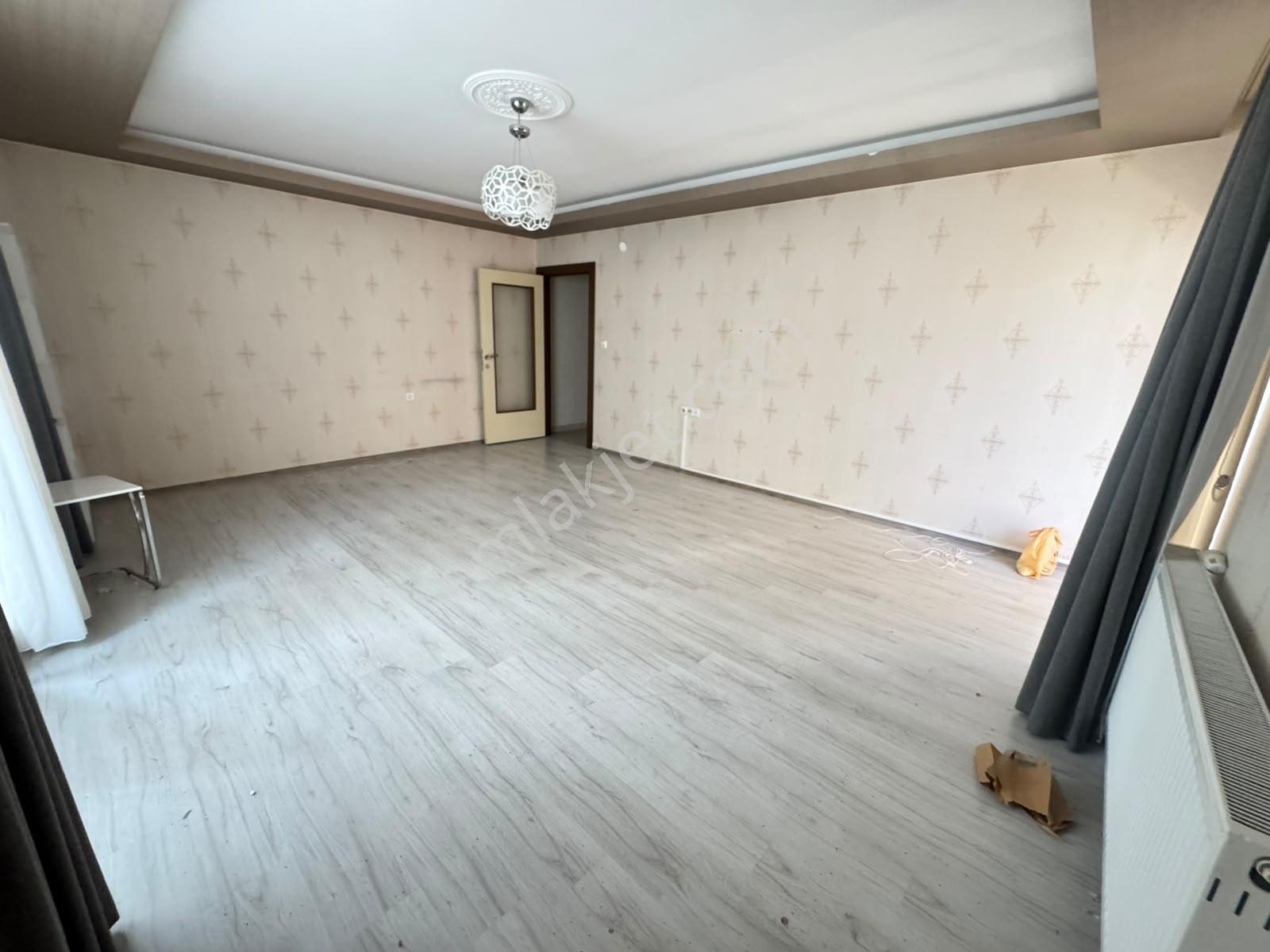 Lider Emlak'tan Protokol Yoluna 1 Bina Mesafede Ön Cephe Satılık — fotoğraf 6