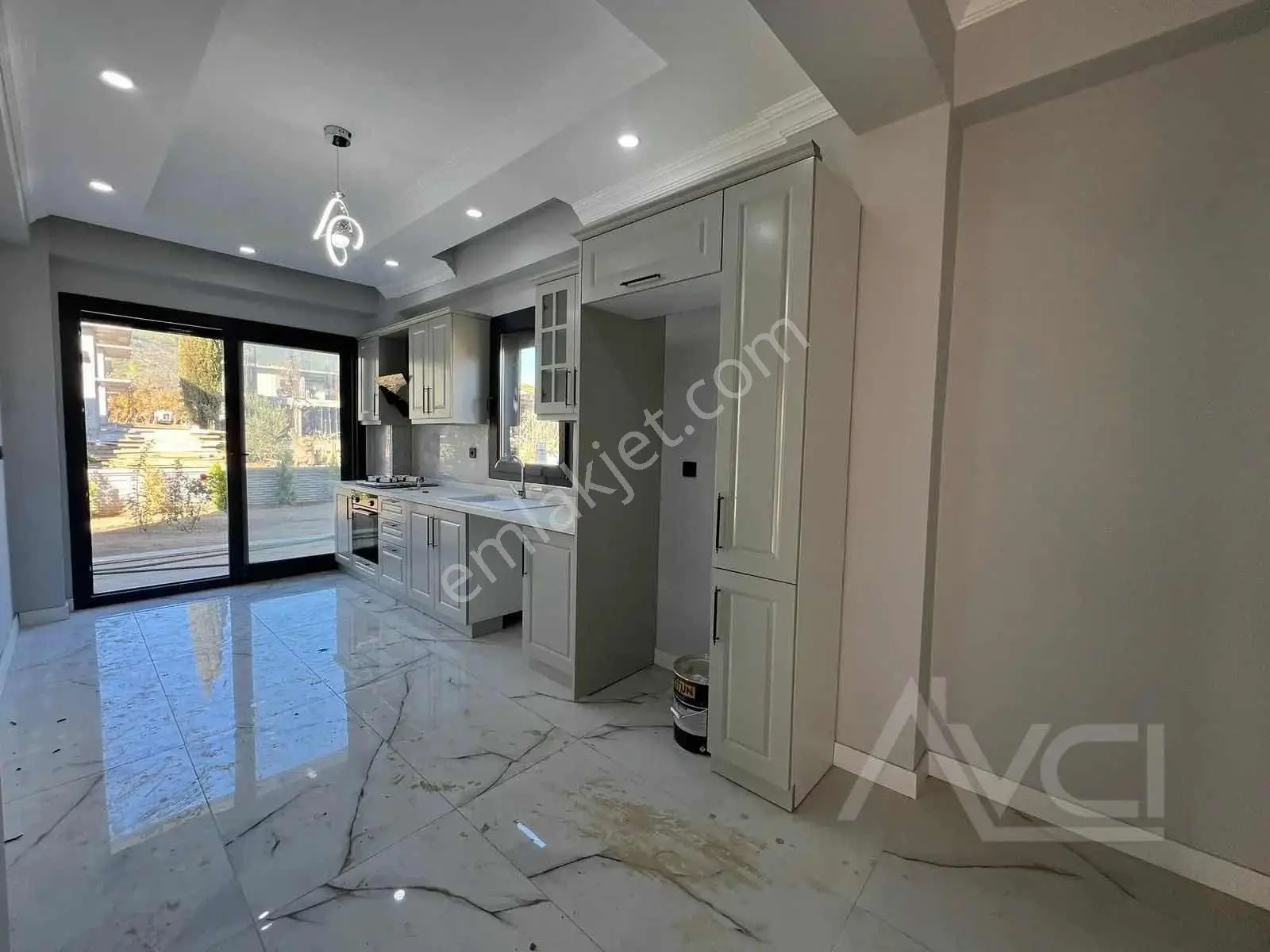 Avcı'dan Yürüyüş Yolu Cepheli 4+1 Tam Müstakil 300m2 Arsa Villa — fotoğraf 14