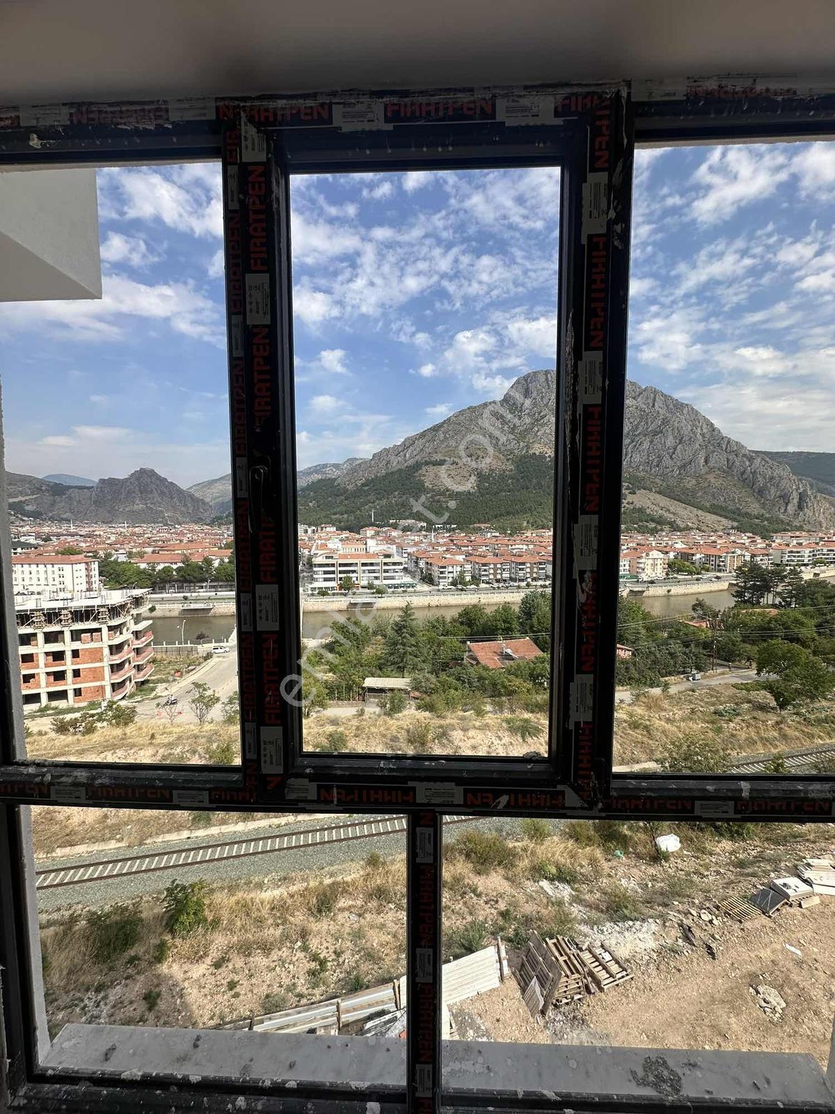 Akbilekte Panaromik Şehir Manzaralı Arakat Köşe Satılık 3+1 — fotoğraf 7