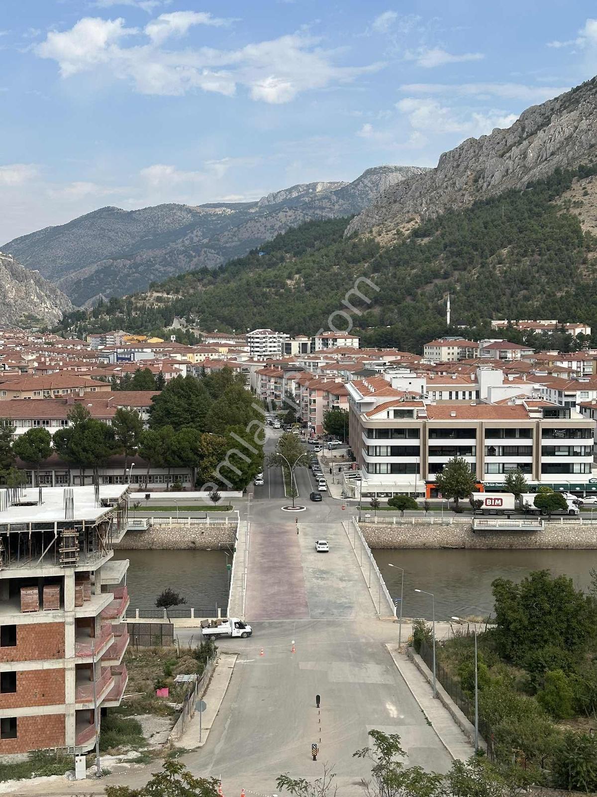Akbilekte Panaromik Şehir Manzaralı Arakat Köşe Satılık 3+1 — fotoğraf 8