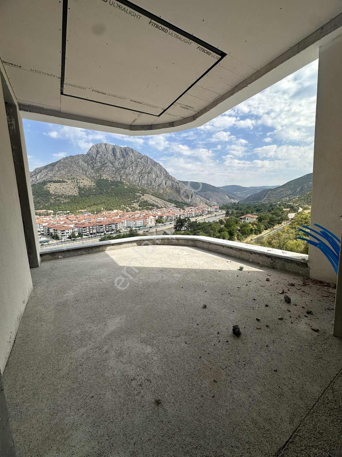 Akbilekte Panaromik Şehir Manzaralı Arakat Köşe Satılık 3+1 — fotoğraf 12