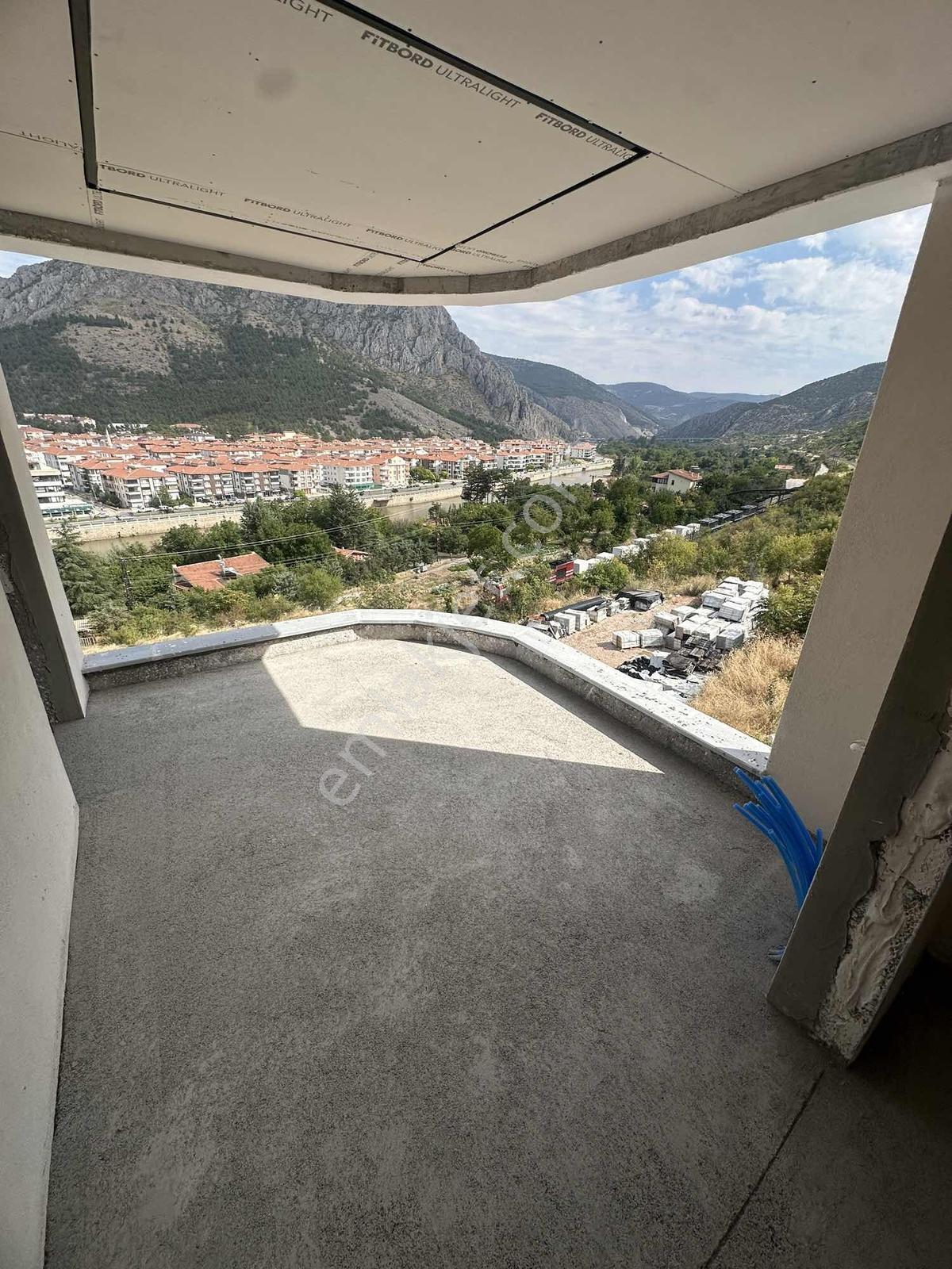Akbilekte Panaromik Şehir Manzaralı Arakat Köşe Satılık 3+1 — fotoğraf 14