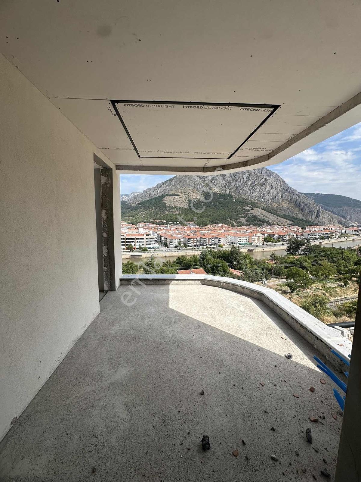 Akbilekte Panaromik Şehir Manzaralı Arakat Köşe Satılık 3+1 — fotoğraf 15