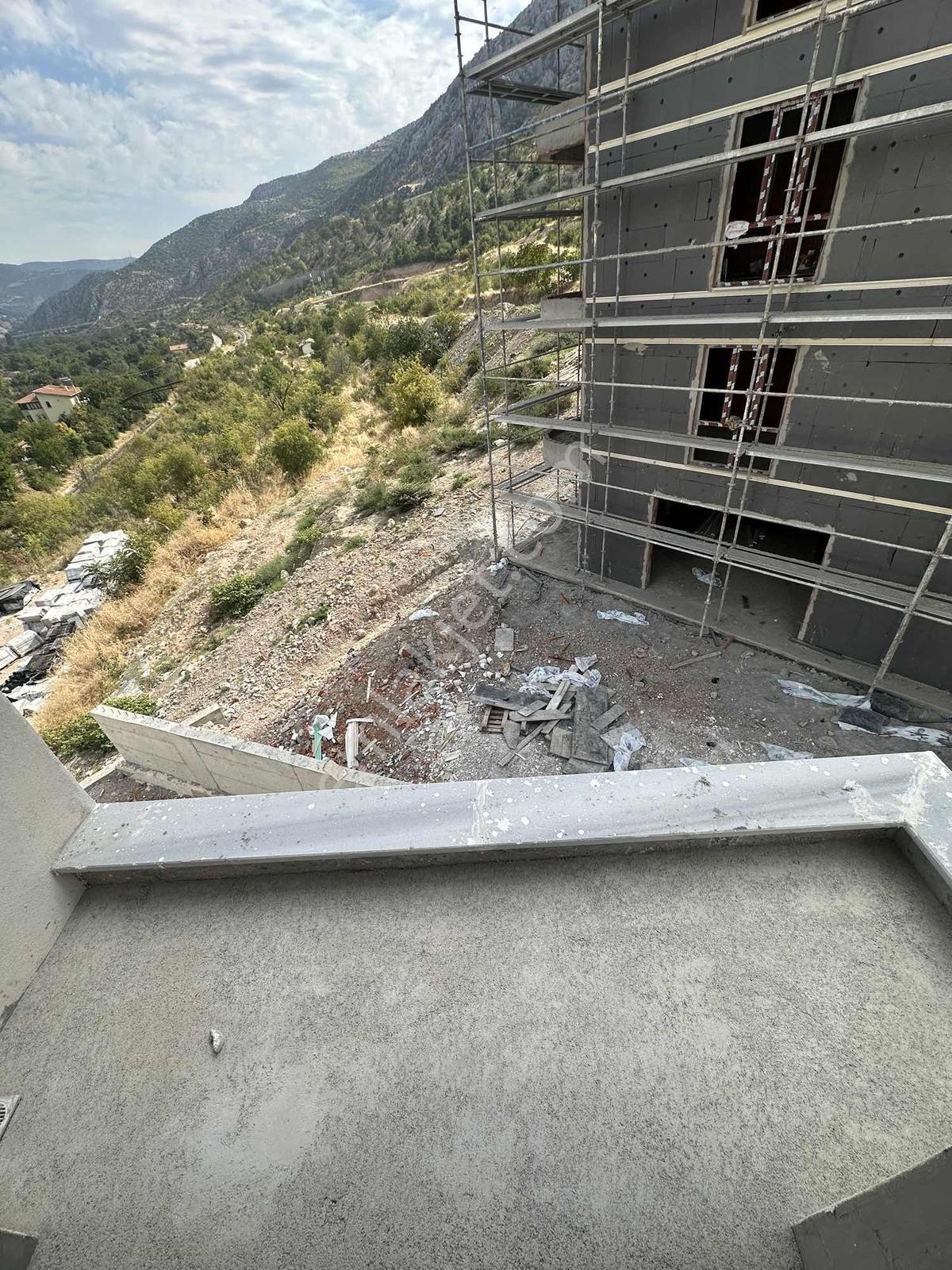 Akbilekte Panaromik Şehir Manzaralı Arakat Köşe Satılık 3+1 — fotoğraf 21