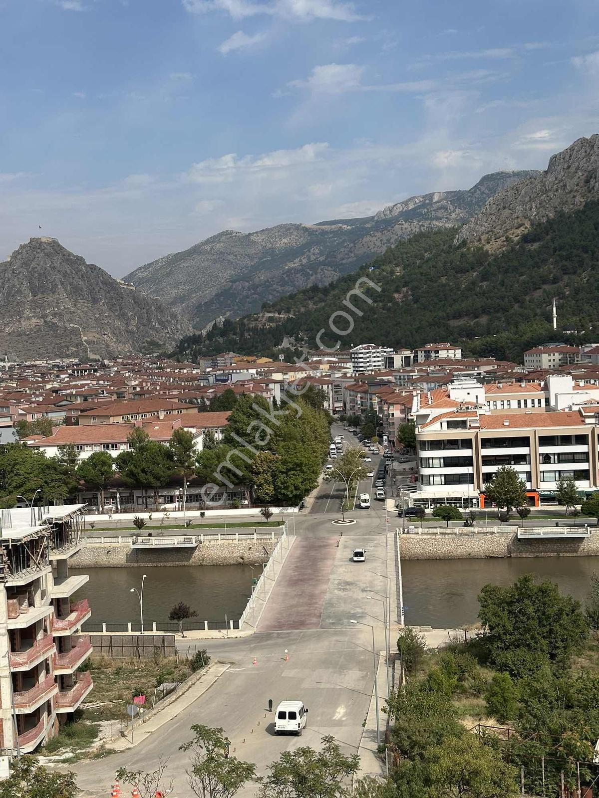 Akbilekte Panaromik Şehir Manzaralı Arakat Köşe Satılık 3+1 — fotoğraf 30