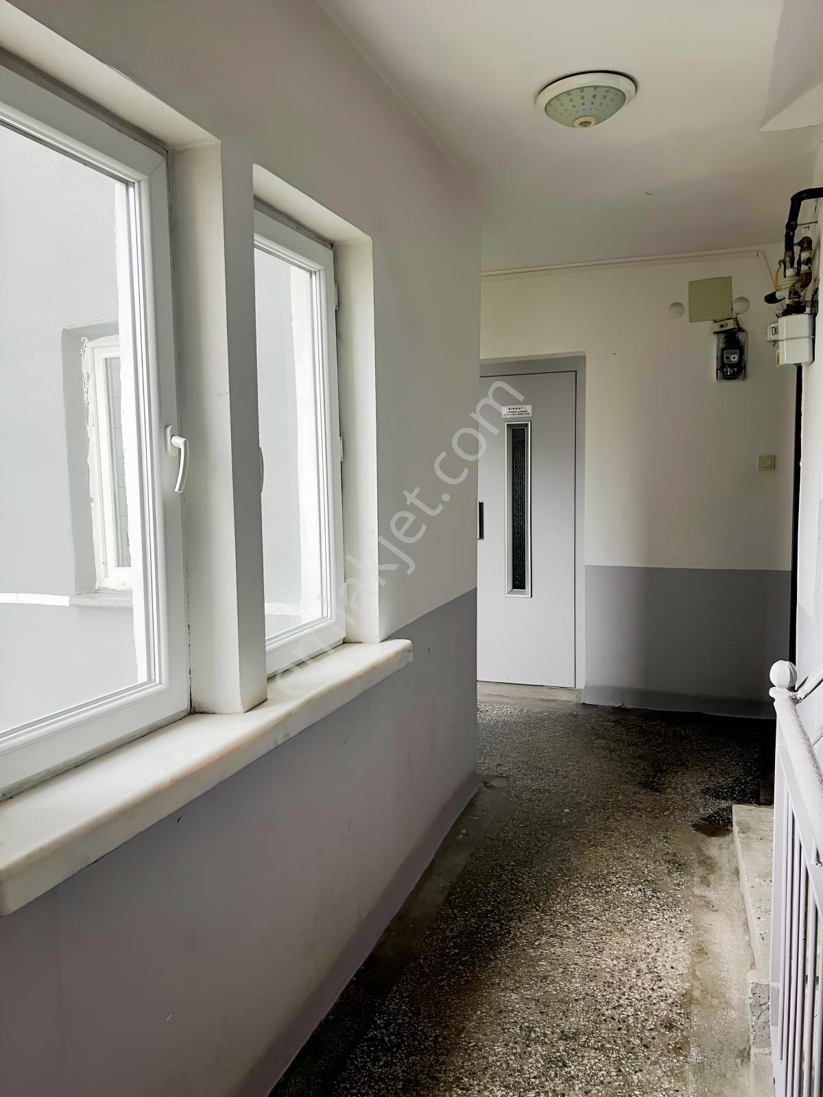 Kartal'dan Emekevler Sitesinde 2+1 Merkezi Sistem Ara Kat Daire — fotoğraf 26