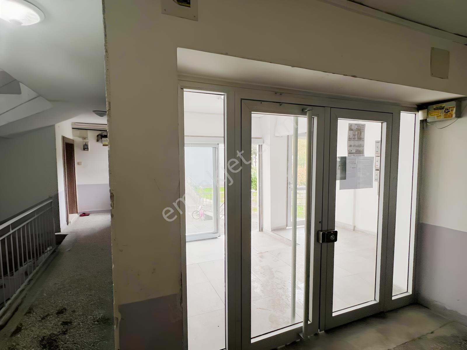Kartal'dan Emekevler Sitesinde 2+1 Merkezi Sistem Ara Kat Daire — fotoğraf 28