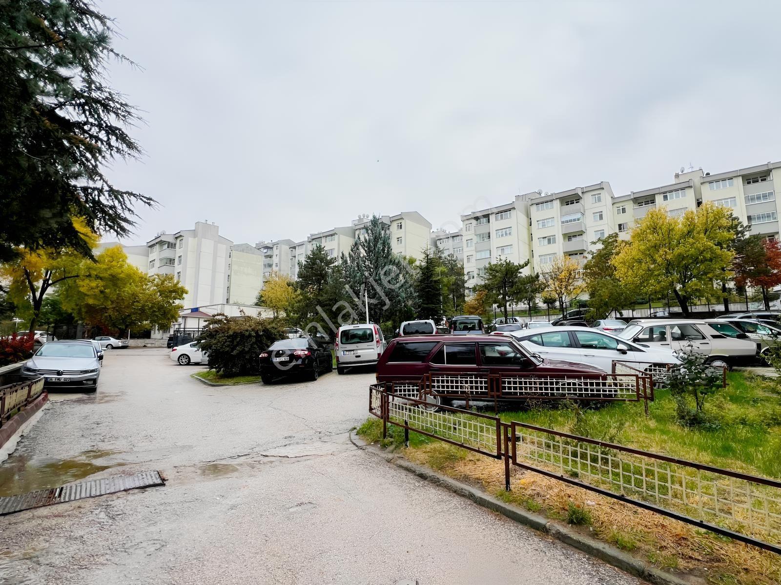 Kartal'dan Emekevler Sitesinde 2+1 Merkezi Sistem Ara Kat Daire — fotoğraf 33