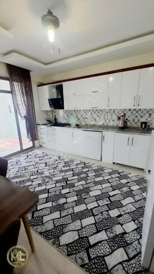 Fabrika Mahallesinde Ana Cadde Üzerinde Satılık 3+1 Daire — fotoğraf 3